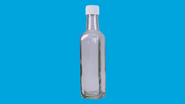 Fyrkantig flaska 227 ml med kapsyl 35 st på plastad bricka