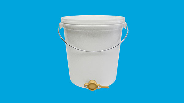 Plastic honeytank, 45 kg, 30 litres